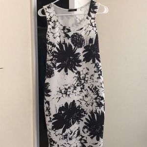Black and white bodycon dress